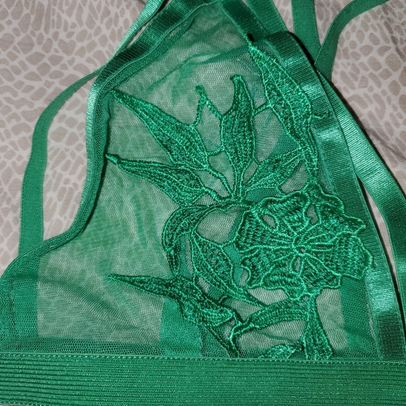 Green Floral Mesh Strappy Bralette - Picture 2 of 5